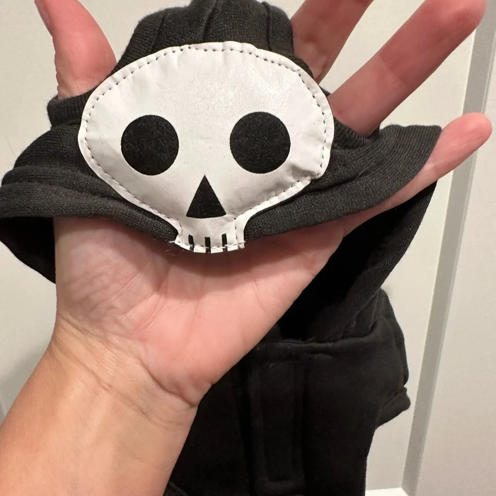 Skeleton Dog Sweatshirt. NWOT